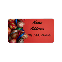 Dekorerade ägg på röd bakgrund adressetikett