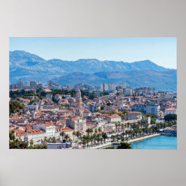 Delad stads strandpromenad flygbild, Dalmatien, Kr Poster