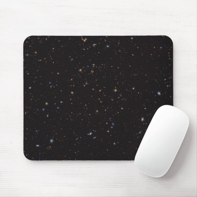 Delar av Himlar med över 45 000 synliga galaxer. Musmatta (Med mus)