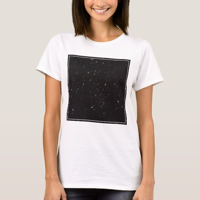 Delar av Himlar med över 45 000 synliga galaxer. T Shirt (Framsida)