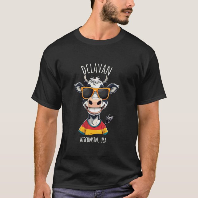 Delavan WI USA Rolig Ko Serieteckning Design T Shirt (Framsida)