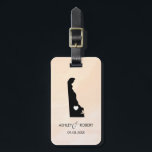 Delaware Karta Bröllop Luggage Tag, Couple's Namn Bagagebricka<br><div class="desc">Dessa statliga bagagetaggar gör perfektens bröllop-märkre eller välkomna säckars märkre. Koppla den till din gåva i stället för en typisk papper märkre, och de kan använda den i månader och år till komen. Märkrna har en persikofärgad vattenfärgsbakgrund. Om du vill ha ställe i hjärtat på platsen bröllop användor du alternativet...</div>