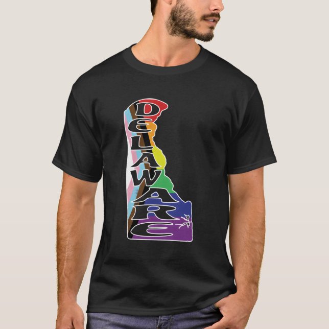 Delaware Outline in LGBtqia Pride Flagga Rainbow C T Shirt (Framsida)
