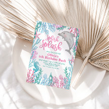 Delfiner under inbjudan till havets födelsedag