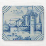 Delft belägger med tegel visning en drawbridge musmatta<br><div class="desc">Avbilda: 56463 Delft belägger med tegel visning en drawbridge över en kanal,  det 19th århundradet. Holländare skolar,  (det 19th århundradet). Privat samling,  den Stapleton samlingen.  Konst konst.</div>