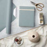 Delft Blue Solid Färg Presentpapper<br><div class="desc">Fast färg som är papper i ett stort antal färger för alla dina bröllop och duschgåvor. Färger för 2025 är mörk och djärv,  och det är vad ni kommer att finna i mina senaste konstruktioner med färg namn från olika designföretag.</div>