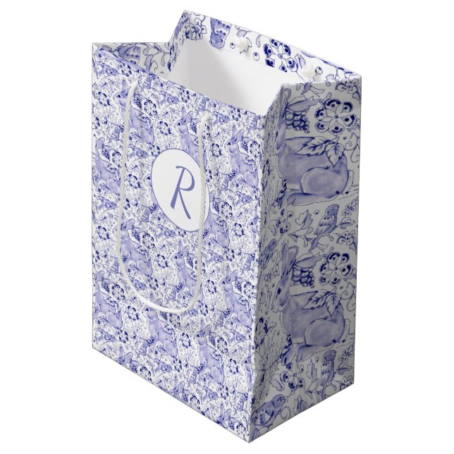 Delft Blue & White Rabbit Birds Påsk Monogram (Framsidan Vinklad)
