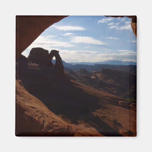 Delicate Arch through Rock Window at Arches Magnet (Framsidan)