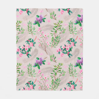 Delicate pattern with rhododendron flowers and fea fleecefilt