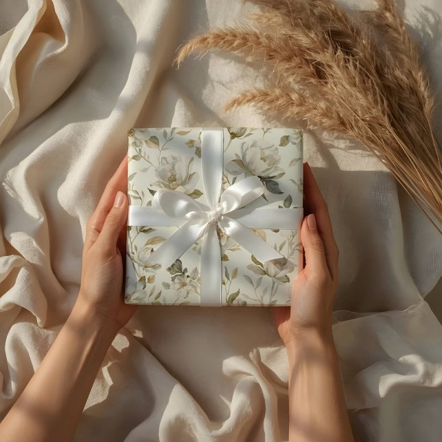 Delicate Watercolor White Floral Pattern Presentpapper (Skapare uppladdad)