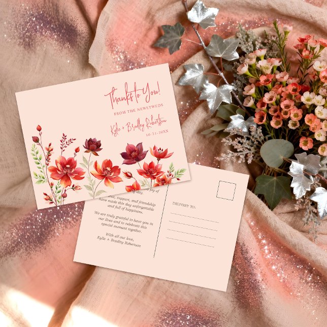 Delicate Wildflowers Juicy Red Pinky Pink Wedding Vykort (Delicate Wildflowers Juicy Red & Pinky Pink Editorial Wedding Thank You Postcard Design. )