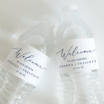 Delikat Blue Calligraphy Bröllop Welcome Vattenflaskor Etikett<br><div class="desc">Dessa känsliga blåkalligraféer i bröllop,  välkomna vattenflaskor,  är perfekt för ett modernt bröllop. Den romantiska minimalistiska designen har fin och elegant midnattsblå typografi på vit bakgrund med ett rent och enkelt utseende. Anpassa etiketterna med namn och bröllop-datum. Dessa märkningar är perfekt för destinationsbröllop och hotellgästpåsar.</div>