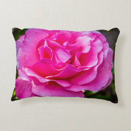 Delikat rosa ros. prydnadskudde