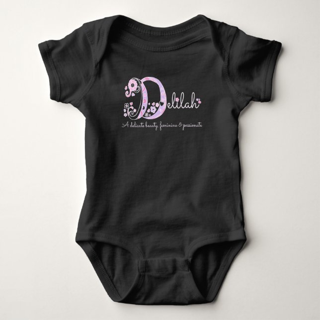 Delilah namn betyder monogramhjärtan rosa t shirt (Framsida)