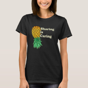 Delning av ananas med hjälp av den nya schingerfun t shirt