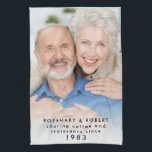 Delning av kaffekorsväxter sedan Namn Foto på år Kökshandduk<br><div class="desc">Dela kaffekroissanter sedan Namn Foto i år. En helt anpassad design för en jubileumsgåva med din anpassningsbar foto av paret lycklig,  roligten säger,  deras namn och det år de träffades.</div>