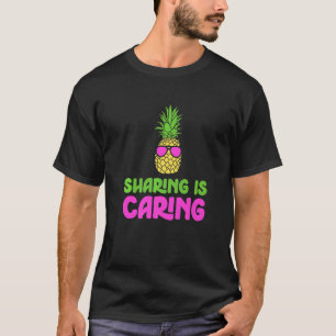 Delning innebär att Swinger Pineapple Sunglass tas T Shirt