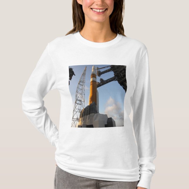 Delta IV-raketen Tee Shirt (Framsida)