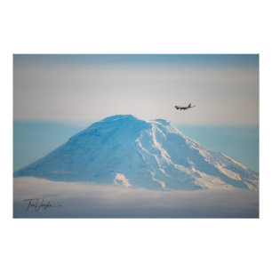 Delta jet flyger av Mt. Rainier - Seattle, WA Fototryck