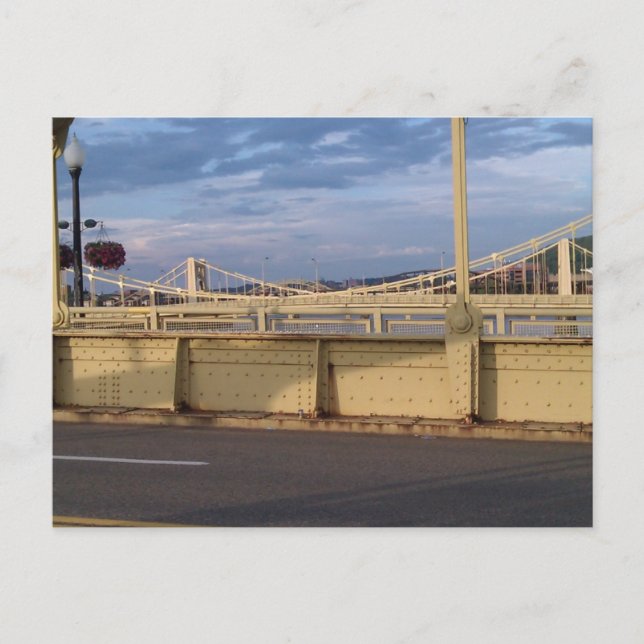 Delvis grumlig dag över de tre systerbryggarna vykort (Framsida)