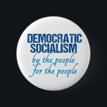 Demokratisk socialistisk definition knapp<br><div class="desc">Demokratisk socialism elak av folket,  för folket. Knappen för demokratisk socialistisk definition illustrerar definitionen i ett typsnitt som påminner om Förenta staternas konstitution. En coola gåva till liberala demokrater.</div>