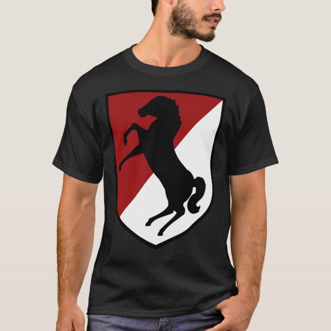 Den 11:e beväpnade kavalleriregimen (USA:s armé) T Shirt (Framsida)