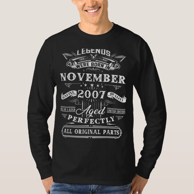 Den 15:e födelsedagskalkens gåvoblad född i novemb t shirt (Framsida)