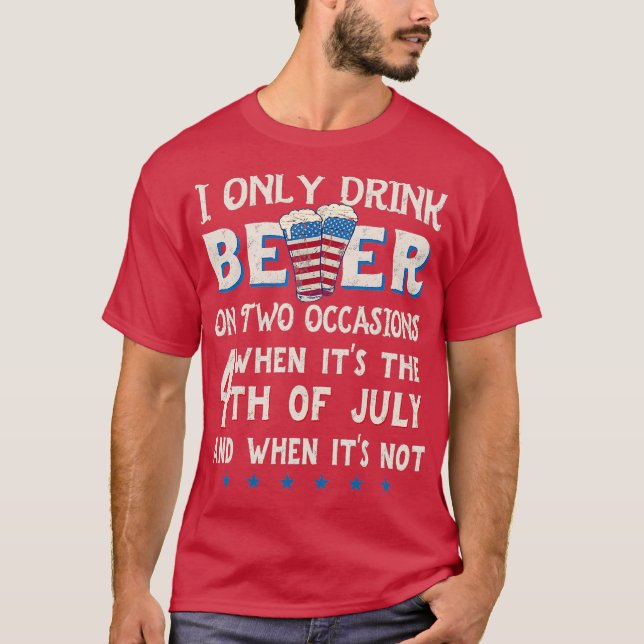 Den 4 juli Beer Party med Amerikanska Flagga T Shirt (Framsida)