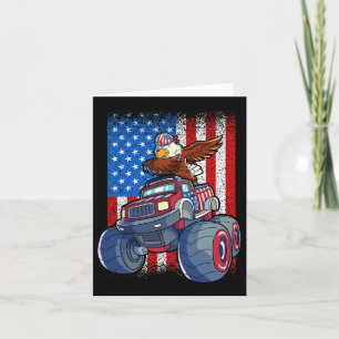 Den 4 juli bojar amerikansk flagga kort
