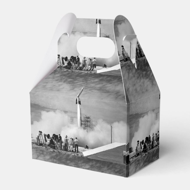 Den allra första raketlanseringen vid Kap-kanalen Presentaskar (Baksidan Sidan)