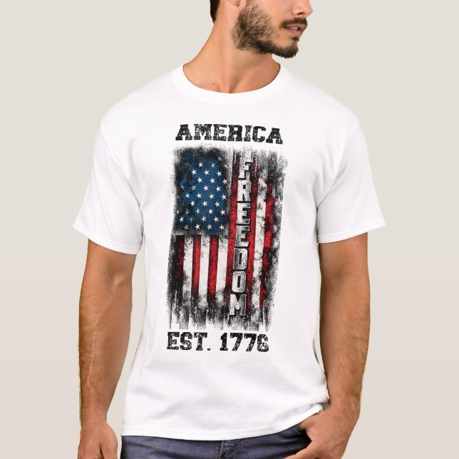 Den amerikanska Flagga Freedom Est 1776 T Shirt (Framsida)