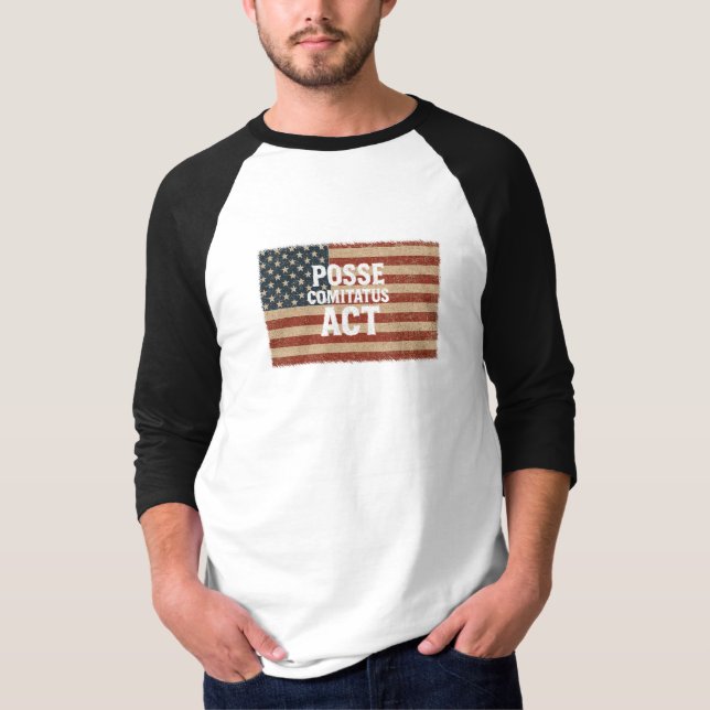 Den amerikanska Flagga med Posse Comitatus Act T Shirt (Framsida)
