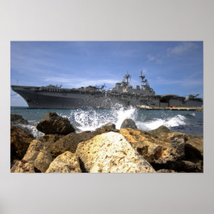 Den amphibious anfallfrakten USS Kearsarge Poster