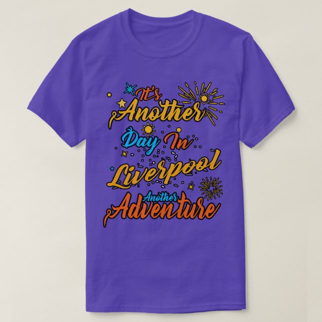 Den andra dagen i Liverpool i äventyr. T Shirt (Design framsida)