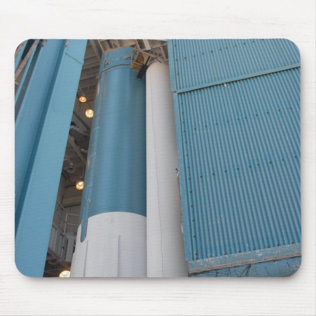 Den andra fasta raketmotorn flyttat i pla musmatta (Framsidan)