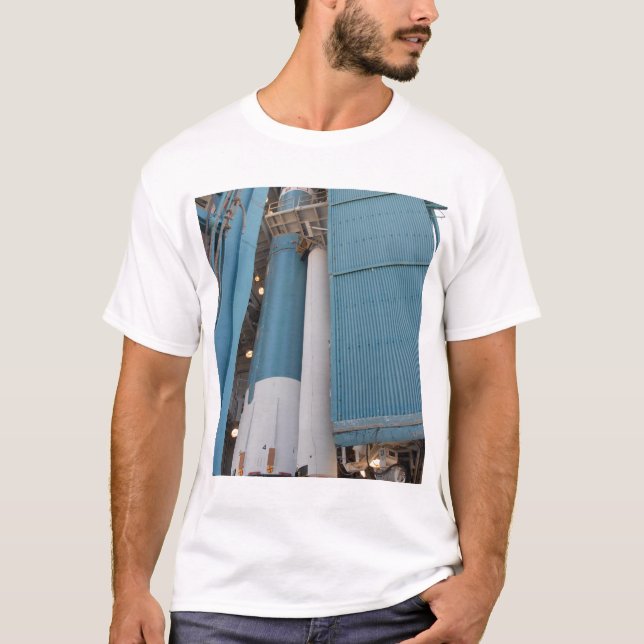 Den andra fasta raketmotorn flyttat i pla t shirt (Framsida)