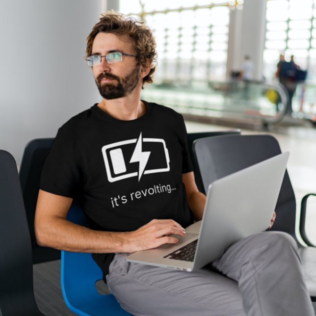 Den är spänningsfull - batteriladdning t shirt (Skapare uppladdad)