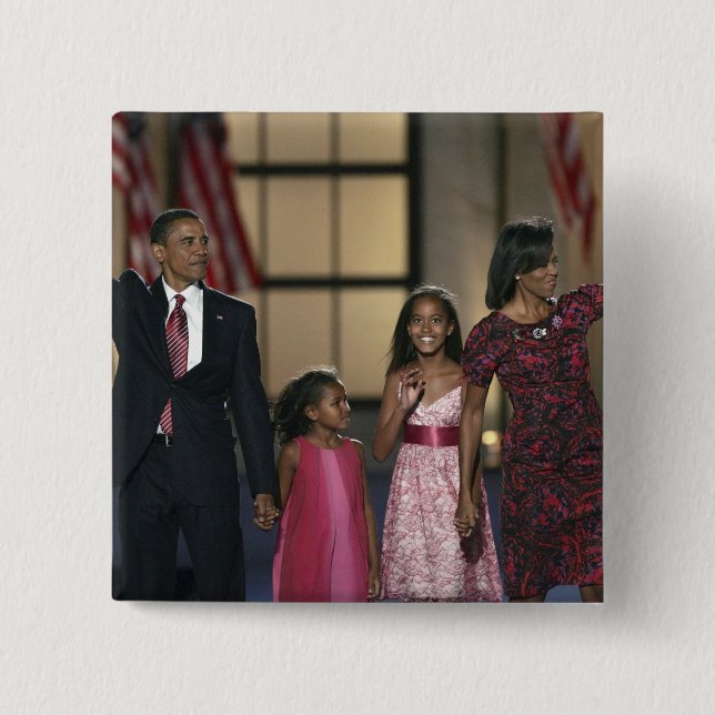 Den Barak Obama familjen vinkar på den sist natten Knapp (Framsida)