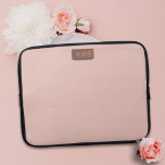 Den bärbara datorn Rosa ros Monogram från  Guld, F Laptop Fodral<br><div class="desc">En elegant  rosa ros färgad laptop sleeve med utrymme för initialer</div>