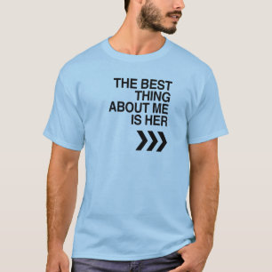 DEN BÄST SAKEN OM MIG ÄR HENNE - .PNG TEE SHIRT