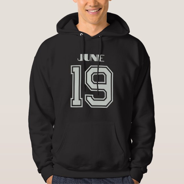 Den bästa gåvan till födelsedagen den 19 juni hoodie (Framsida)