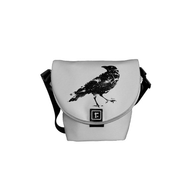 Den bekymrade kråkan hänger lös messenger bag (Framsidan)