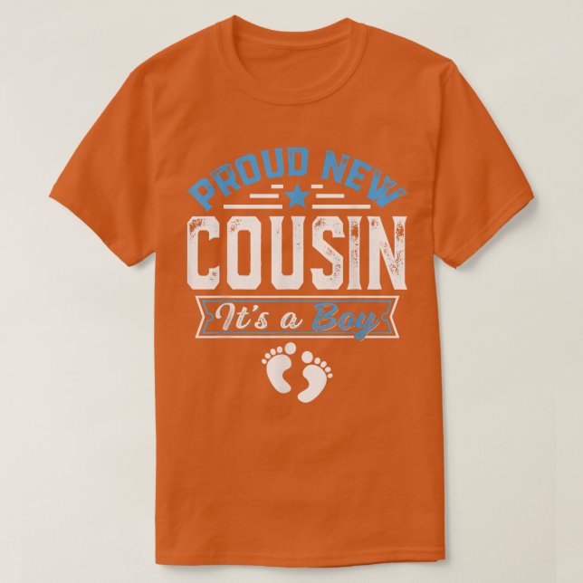 Den berömda familjen "New Cousin" Det är en Gender T Shirt (Design framsida)