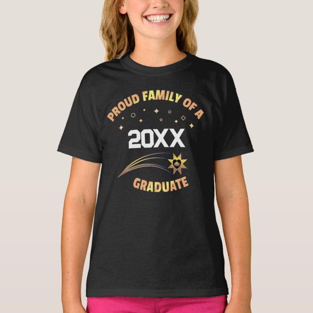 Den berömda familjen Student som utbildar sig T Shirt (Framsida)