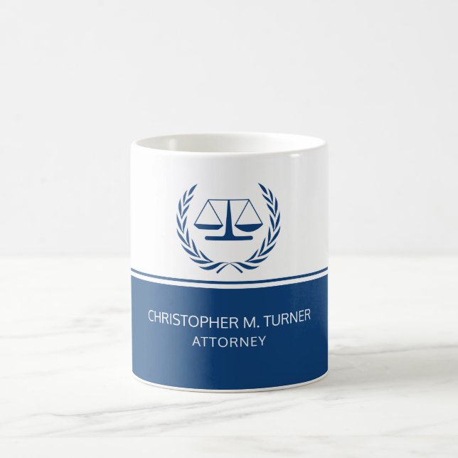 Den blå  för justitieminister Koffee Mugg (Center)