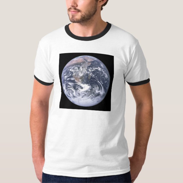 "Den blå marbeljorden" verkar från Apollo 17 Tee (Framsida)