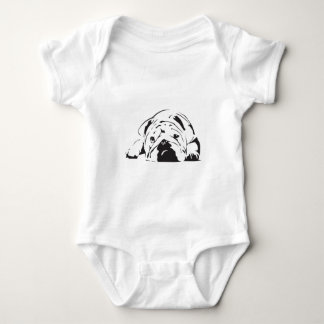 Den brittiska bulldoggen stencilerar t-shirt