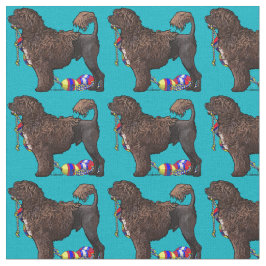 Den bruna lejona portugisiska vattenhunden med tyg