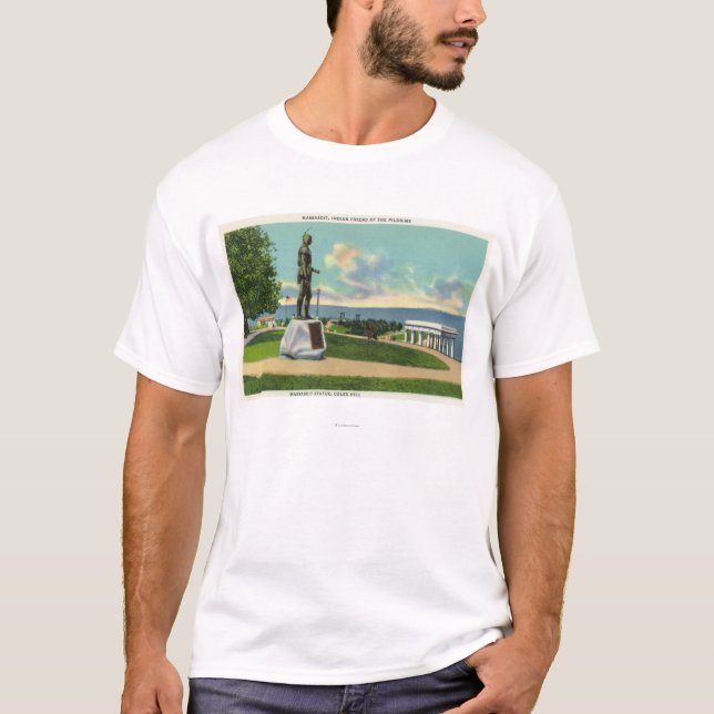Den Coles backen beskådar av den Massasoit statyn Tee (Framsida)