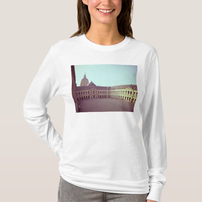 Den Cour d'Honneuren som byggas 1679-1706 Tröja (Framsida)